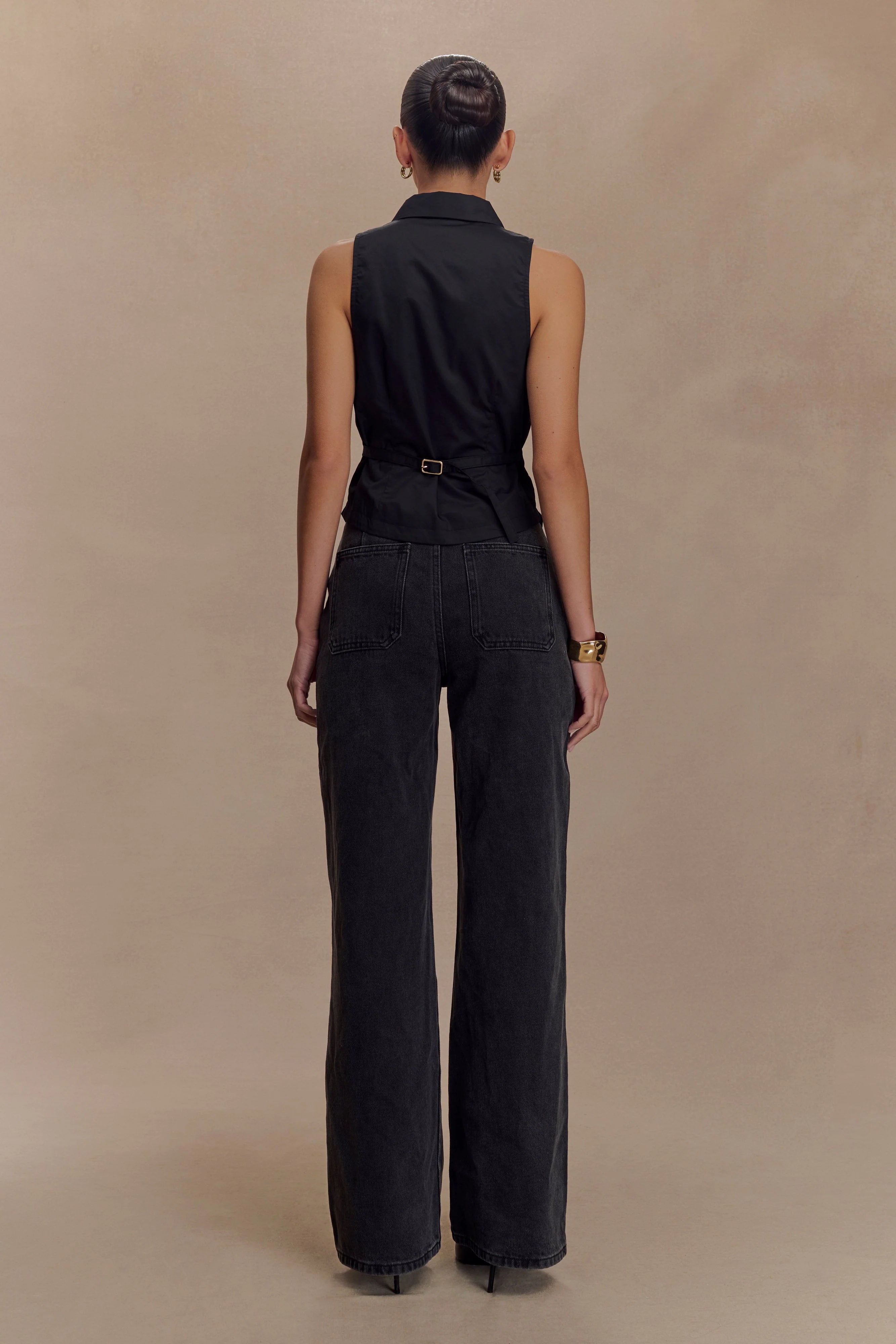 Selene Sleeveless Halter Shirt - Black