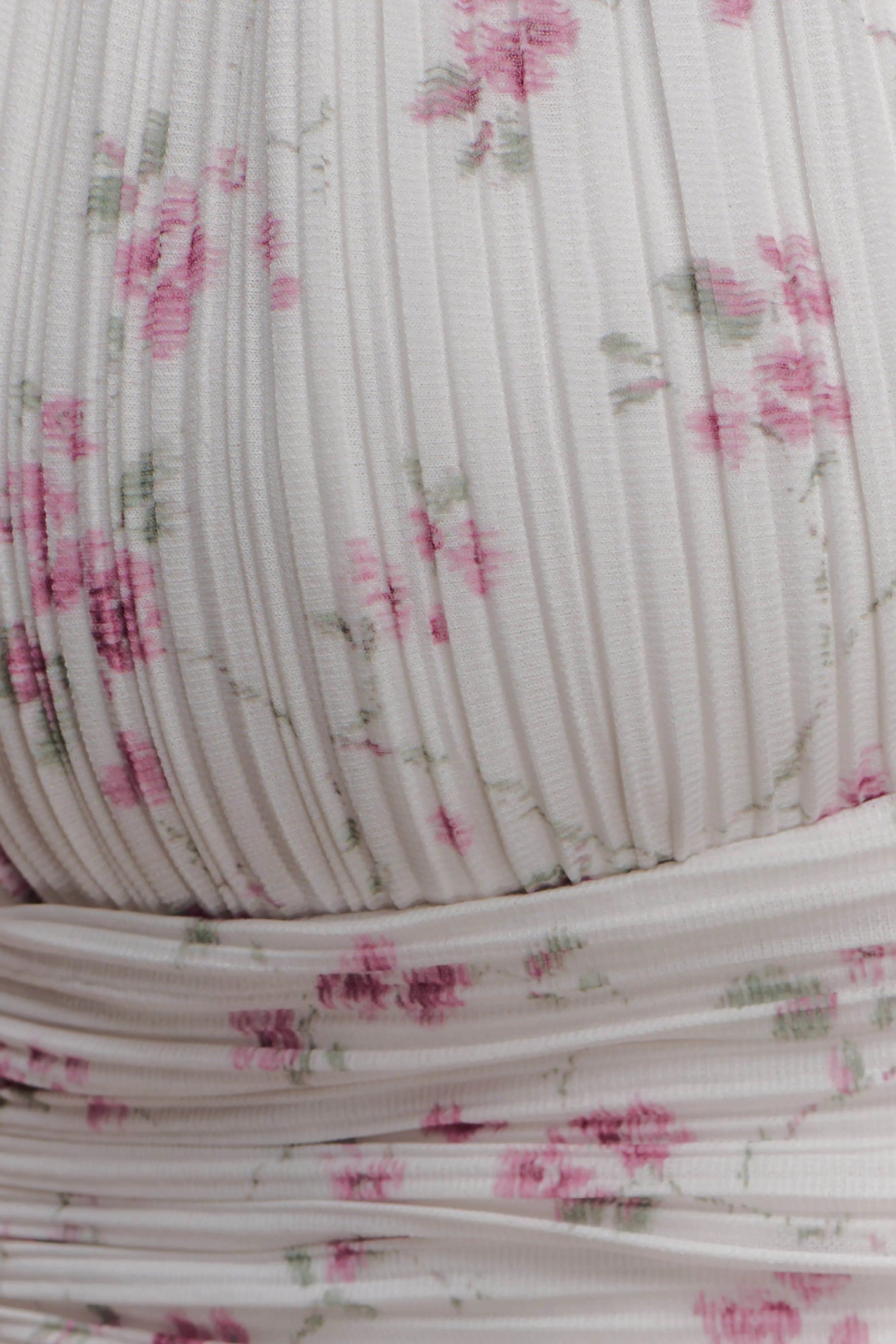 Amaris Sleeveless Plisse Halter Top - Floral Ditsy Print